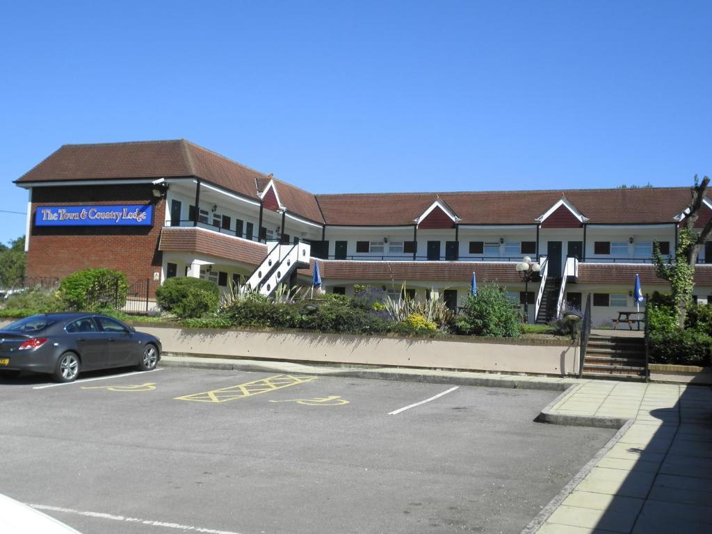 The Town & Country Lodge Dundry Exterior photo