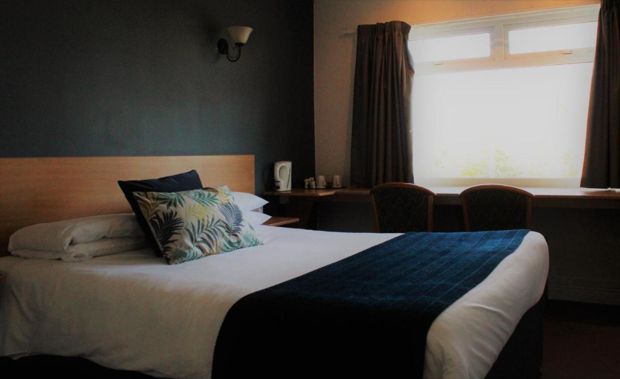 The Town & Country Lodge Dundry Exterior photo